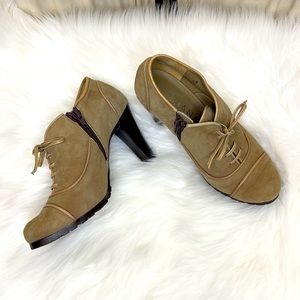 ❗️LAST CHANCE❗️USED 1X! DIANA- TAN LEATHER BOOTIES- DESIGNER SHOES 5.5